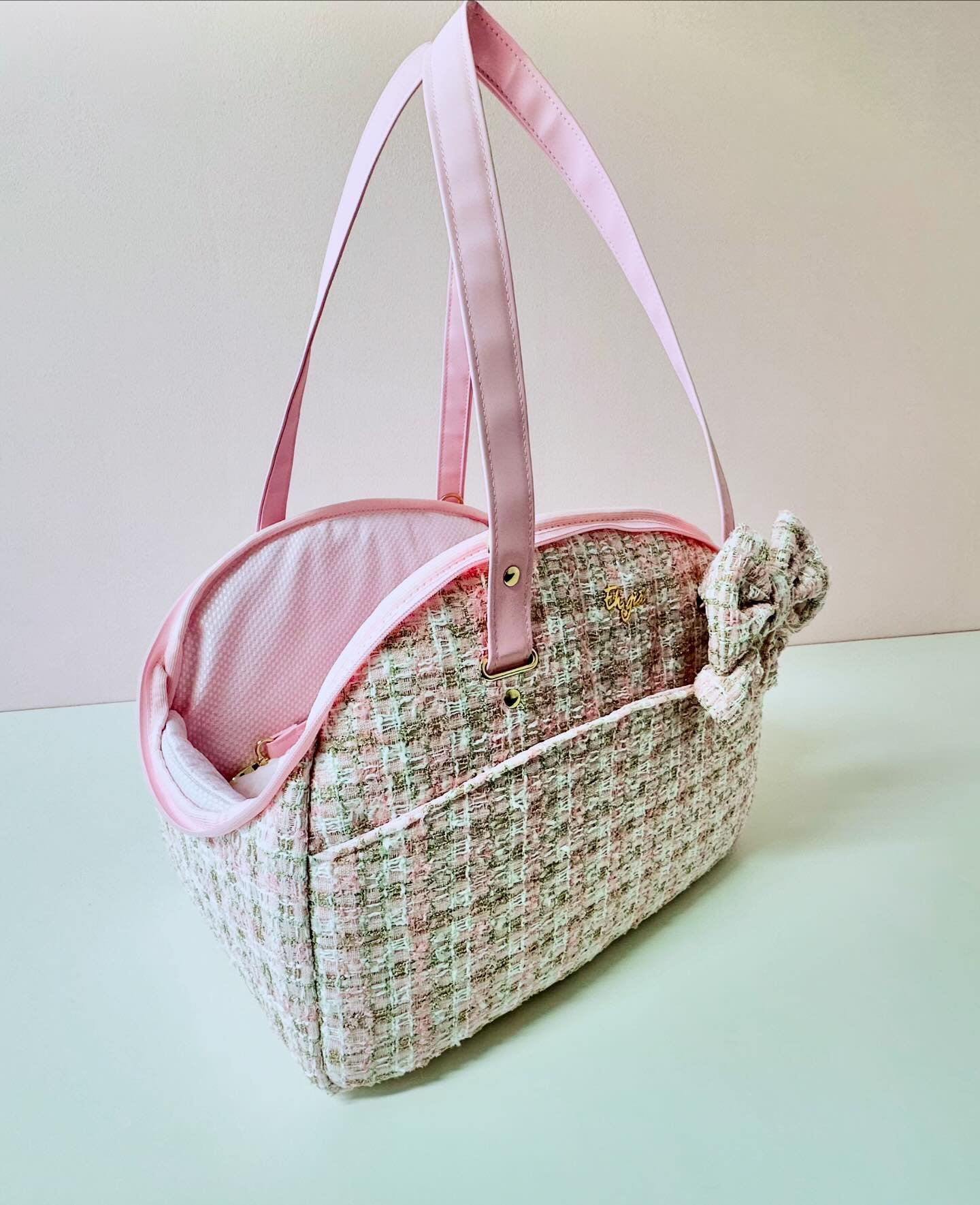 Eh' Gia Traveller Bag