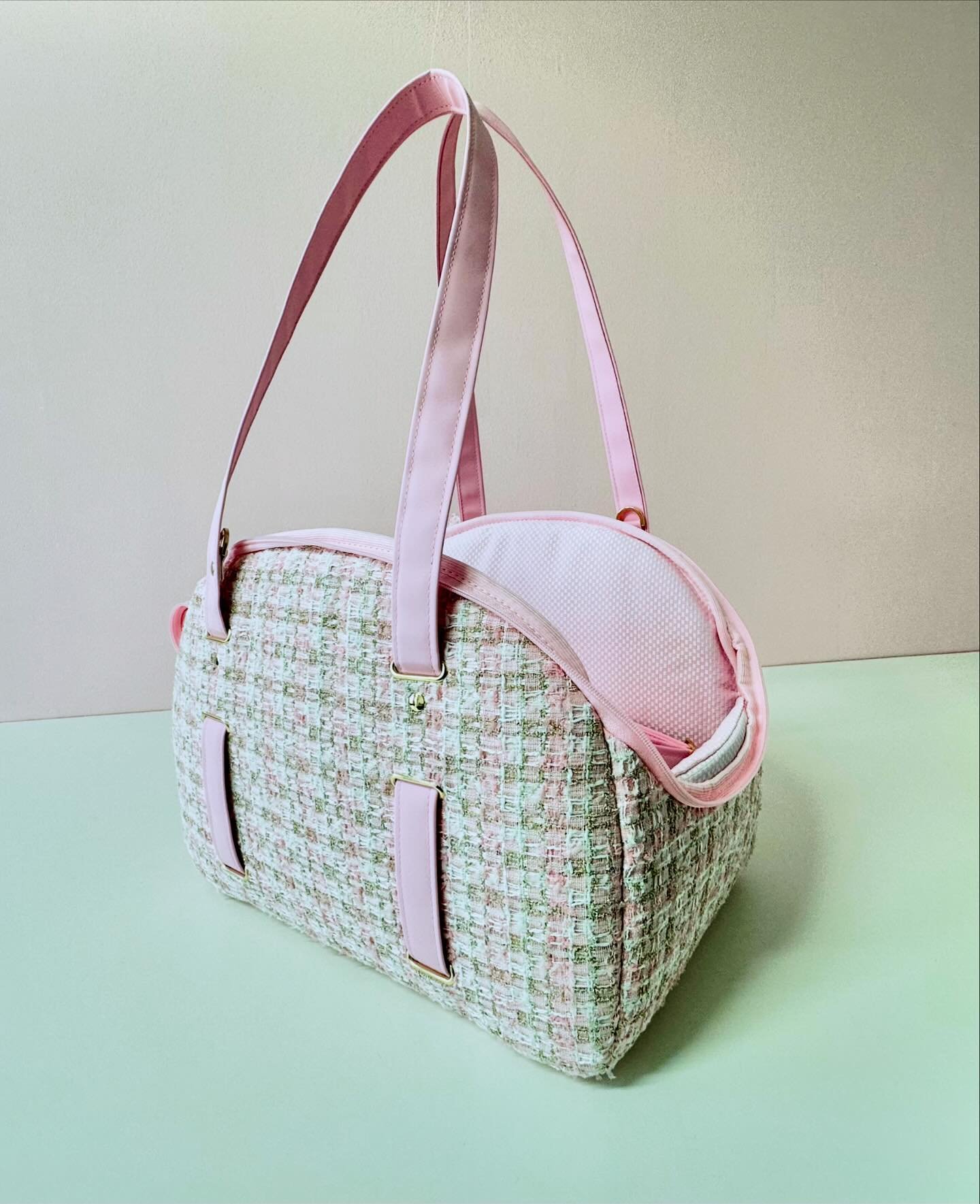 Eh' Gia Traveller Bag