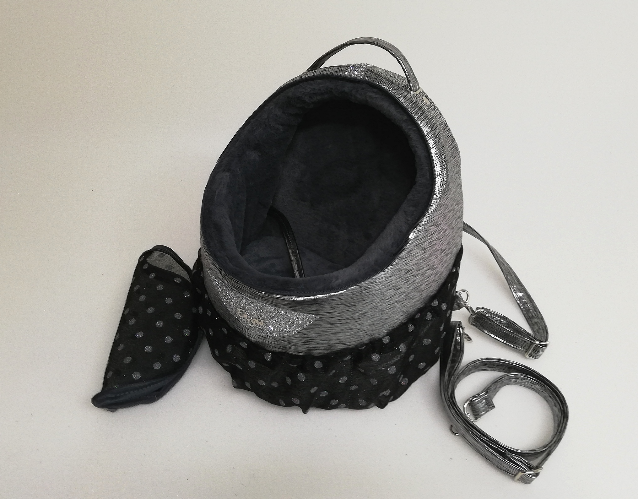 Eh Gia'  Traveller Hunderucksack/Autositz